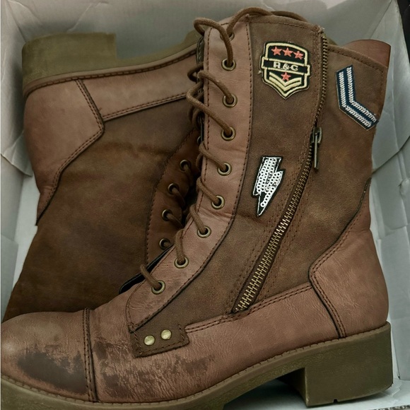 Brown Leather Hiking 🥾 Boots! - Picture 3 of 3